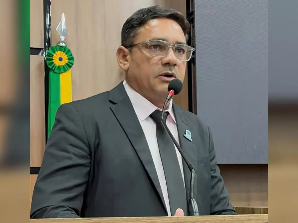 Vereador Júnior Contigo denuncia falta d’água em escolas municipais de Patos