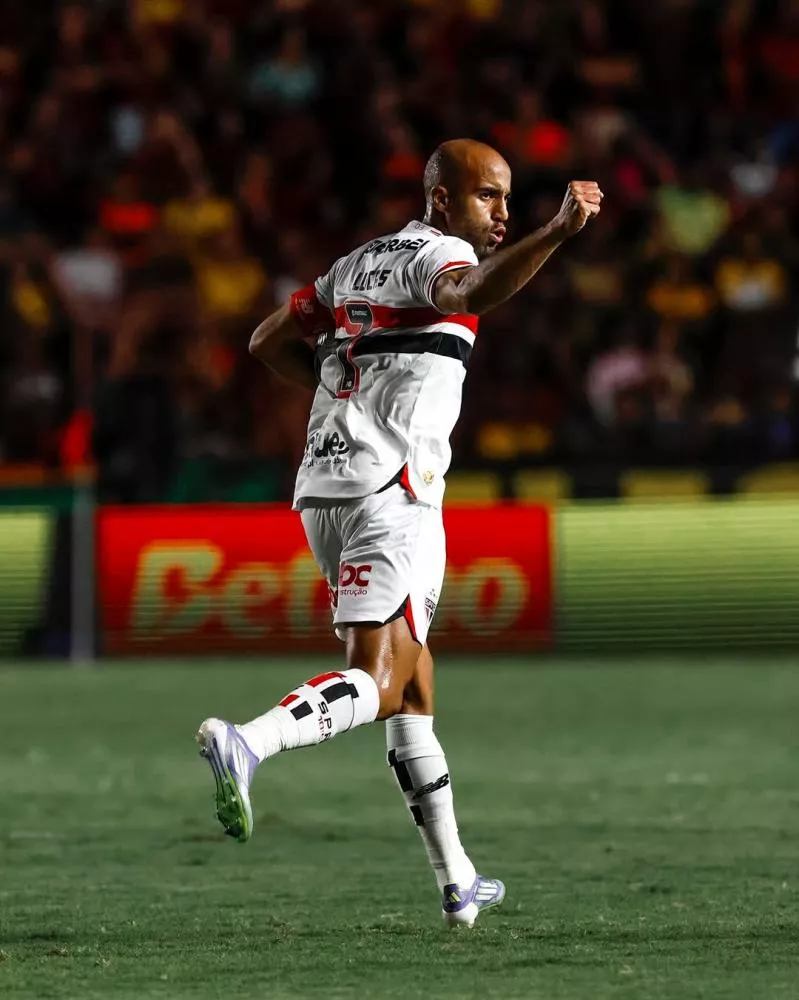 São Paulo vê estreante falhar feio, mas busca empate com Sport com gol de Lucas e agora foca na Libertadores
