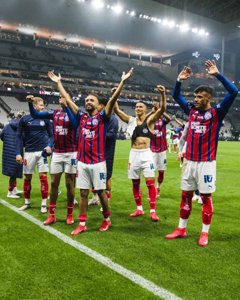 Bahia supera Corinthians em jogo repleto de polêmicas e segue no G-4 do Brasileirão