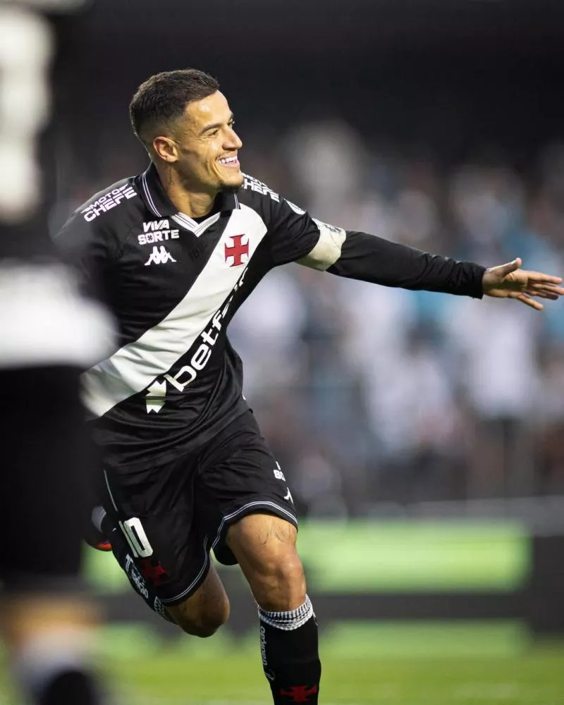Com dois de Coutinho, Vasco enfia 6 a 0 e humilha Santos de maneira histórica