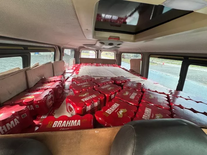 PRF na Paraíba flagra carga de cerveja sem nota fiscal em Mamanguape