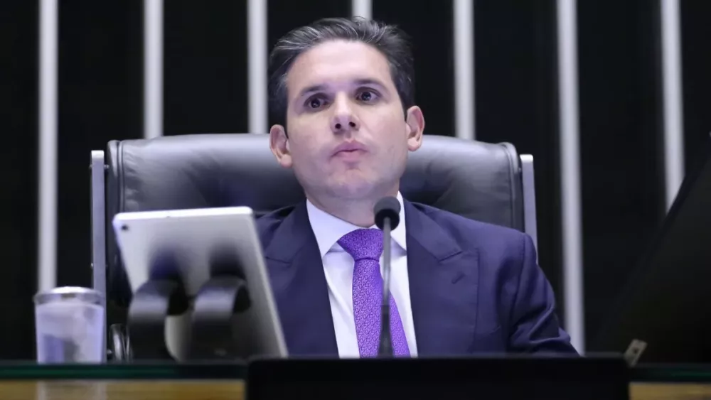 MP pede que TCU apure indícios de rachadinha em gabinete de Hugo Motta