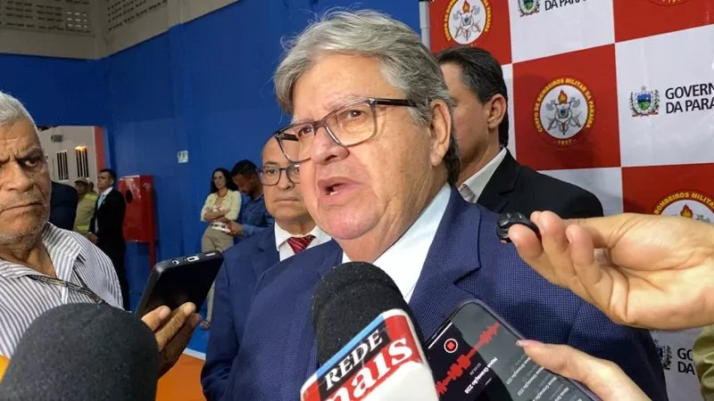 “Não eram vítimas, eram marginais”: Governador João Azevêdo comenta investigação sobre policiais presos por mortes no Conde