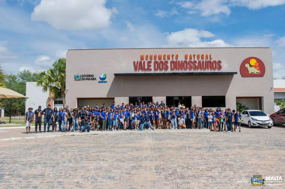 Educação de Malta: Alunos da Escola Boileau Dantas Wanderley vivenciam experiência inesquecível no Vale dos Dinossauro