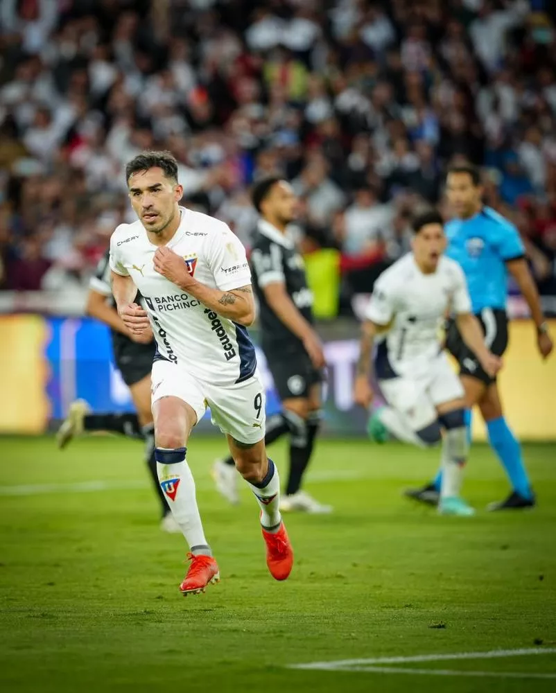 Botafogo sucumbe na altitude, perde para a LDU e está eliminado nas oitavas da Libertadores