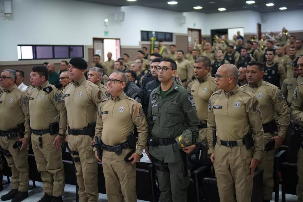 Polícia Militar realiza solenidade de homenagens, entrega de medalhas e reconhecimentos a militares