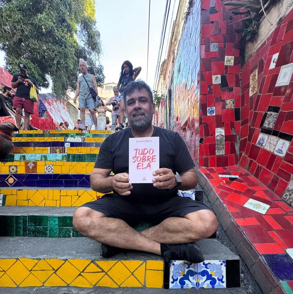 Lançando seu nono e novo livro de crônicas, Ronaldo Magella é um dos autores que mais produz no interior do Estado da Paraíba