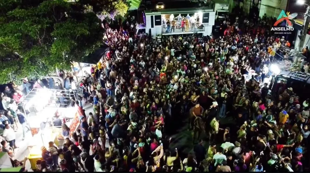 Primeira Cavalgada de Teixeira reúne multidão e é encerrada com bênção do Padre Fabrício