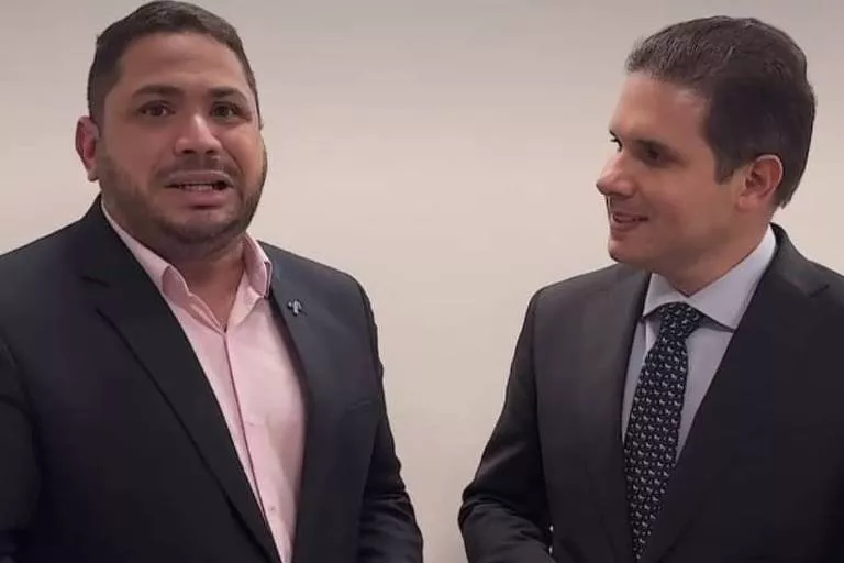 Colunista do Metrópoles destaca nomeação de ex-assessor de Hugo Motta, que dirigiu entidade investigada na “Farra do INSS”, para cargo no governo da Paraíba