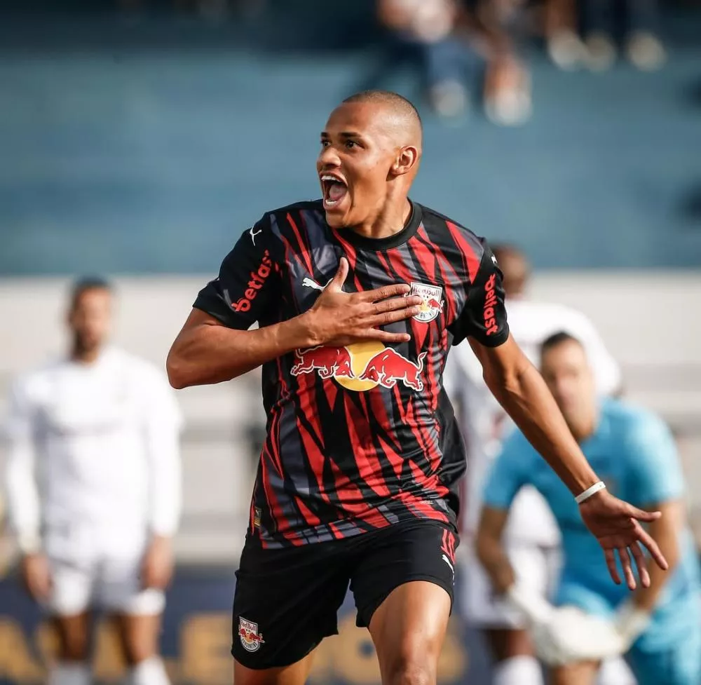 Bragantino bate o Fluminense em jogo de seis gols e volta a vencer no Brasileirão