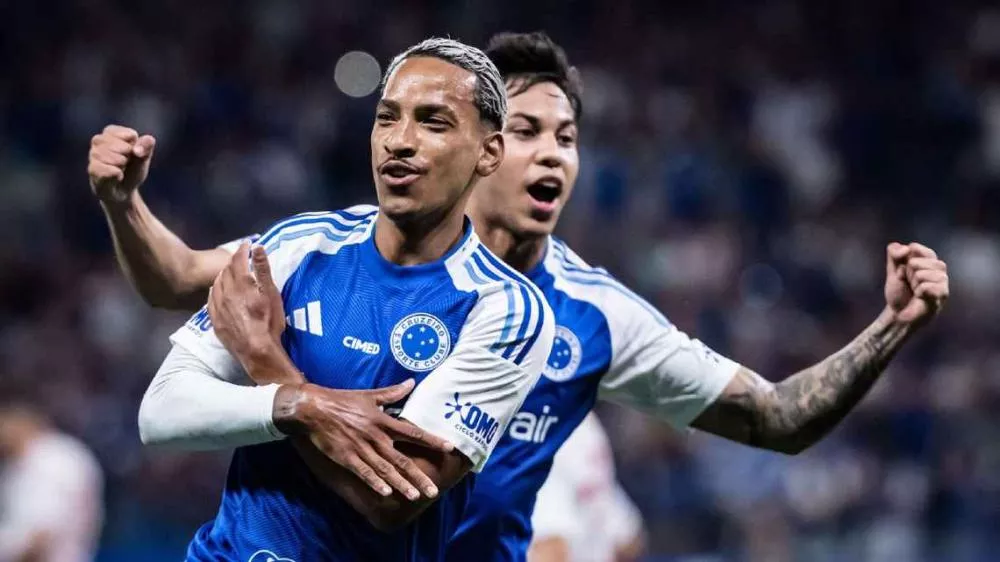 Cruzeiro vence Inter, ultrapassa Palmeiras e dorme na vice-liderança do Brasileirão