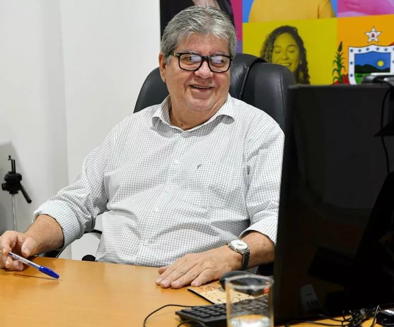 Governador João Azevêdo recebe alta após cirurgia de vesícula em João Pessoa