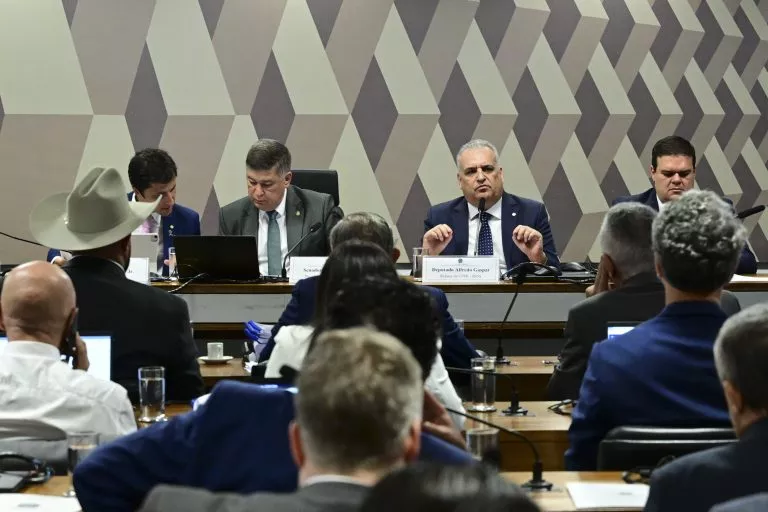 CPMI aprova convocação de Careca do INSS e ex-presidentes do órgão