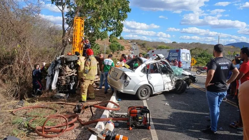Grave acidente na PB-400, próximo a Cajazeiras, deixa duas pessoas gravemente feridas; veja o vídeo