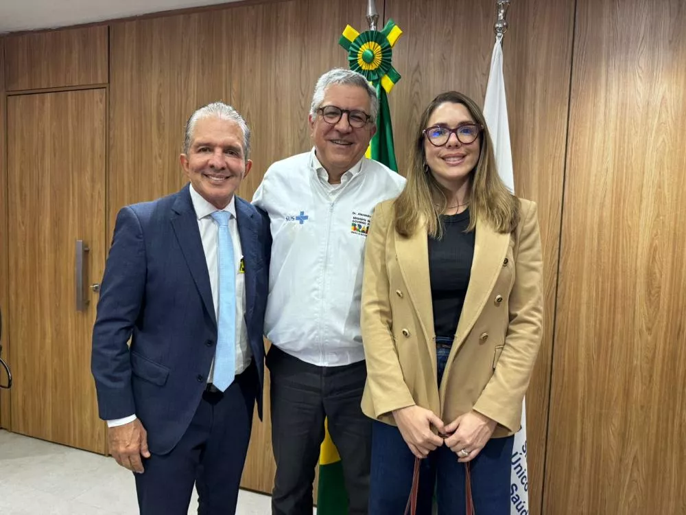 Prefeito Nabor e médica Olívia Motta se reúnem com ministro Padilha para tratar de demandas da saúde de Patos