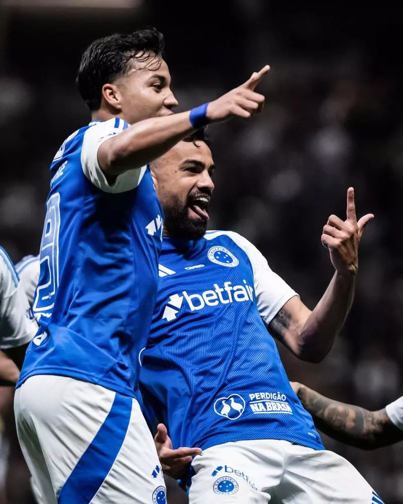 Cruzeiro vence Atlético-MG em noite de gala de Fabrício Bruno e abre vantagem nas quartas da Copa do Brasil