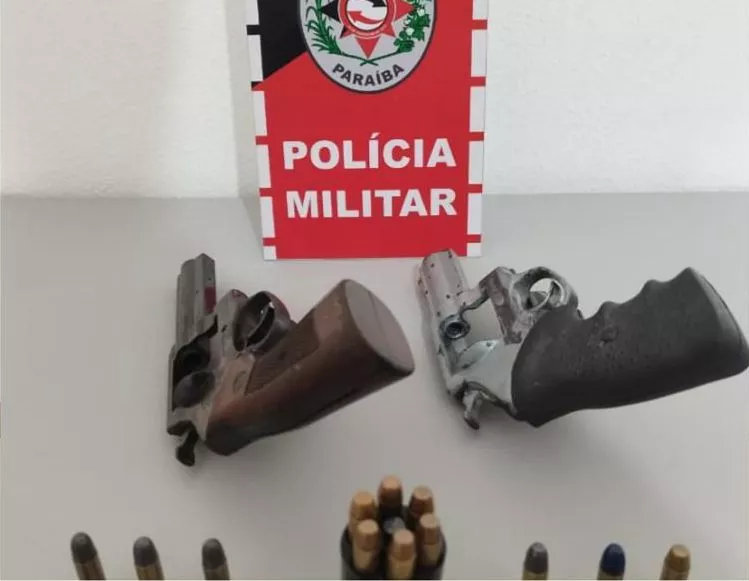 Polícia Militar apreende armas de fogo e conduz suspeitos durante ação em São Mamede