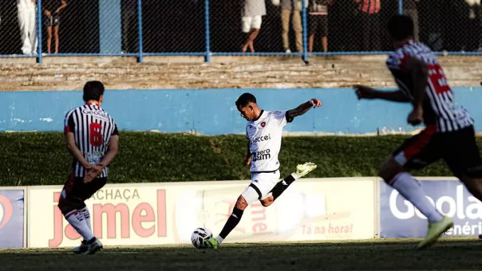 Botafogo-PB perde para o Anápolis e amarga mais um ano com eliminação na Série C