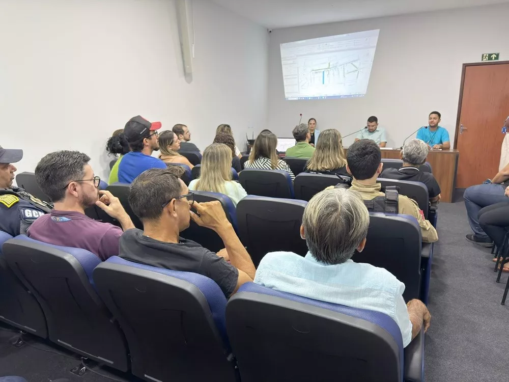 Prefeitura de Patos realiza reunião de alinhamento para a Festa de Nossa Senhora da Guia 2025 e define preços de parques