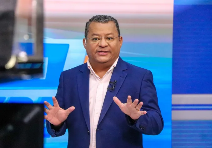 Nilvan Ferreira é demitido da TV Arapuan após constar em relatório da PF como integrante de lista de transmissão no celular de Bolsonaro