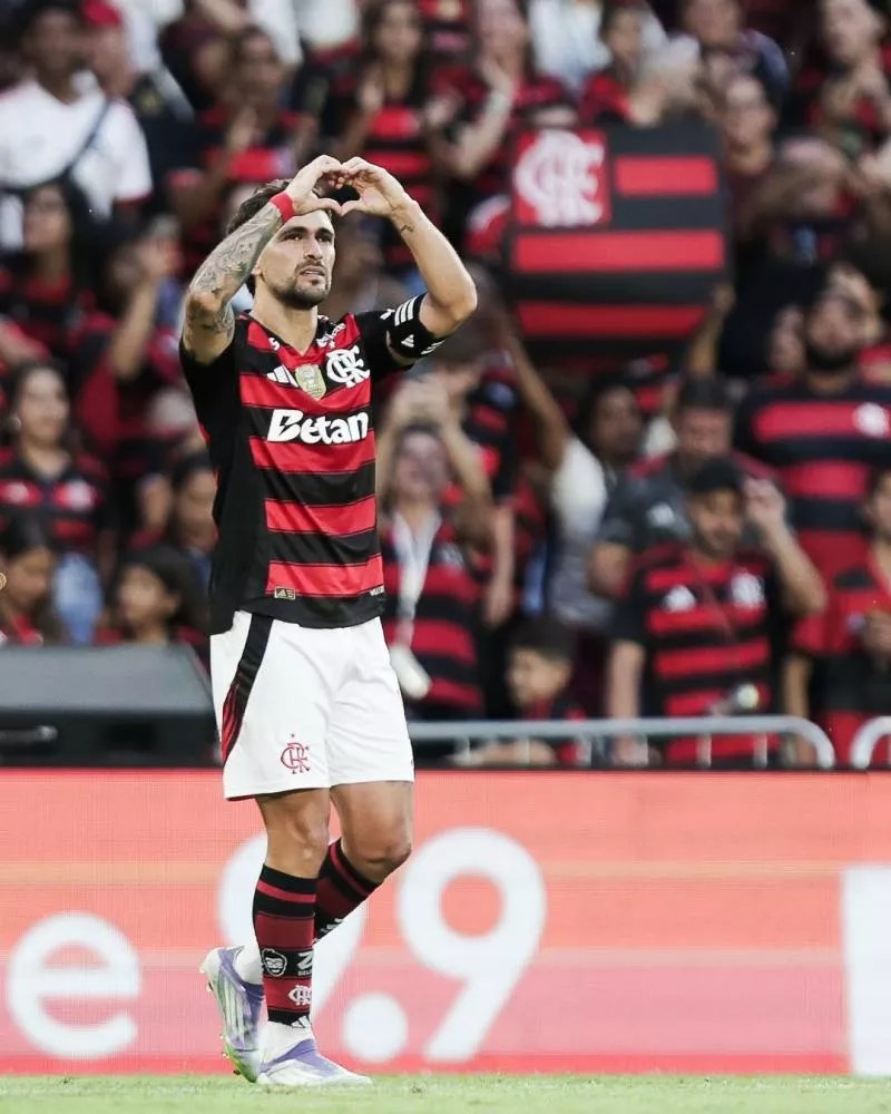 Volpi faz de pênalti, e Grêmio arranca empate contra o Flamengo no Maracanã
