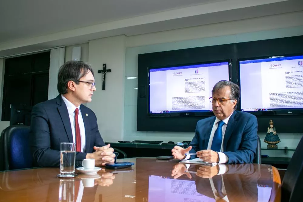 TCE-PB e MPT firmam parceria visando promover o combate a corrupção