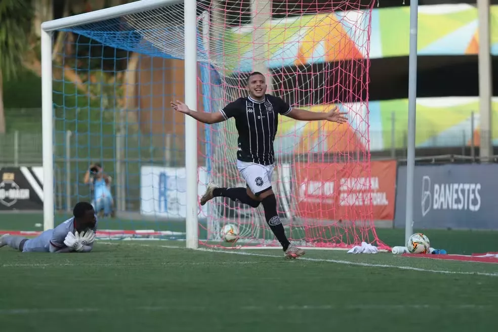 Serra Branca anuncia contratação do volante Júnior Dindê para 2026