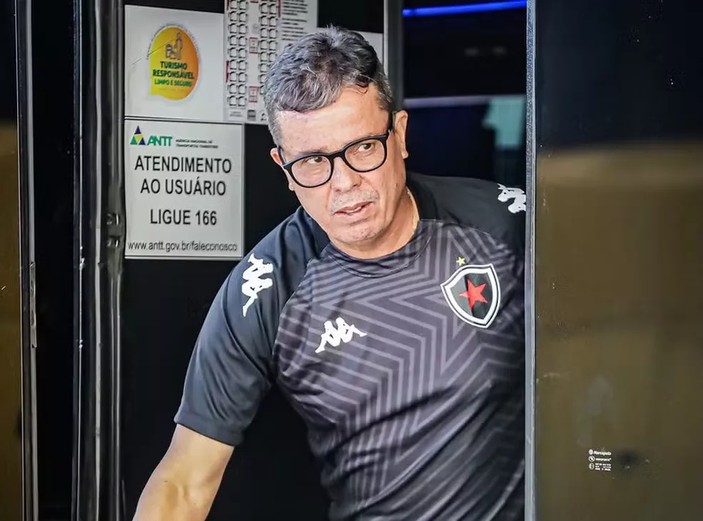 Evaristo Piza não é mais técnico do Botafogo-PB