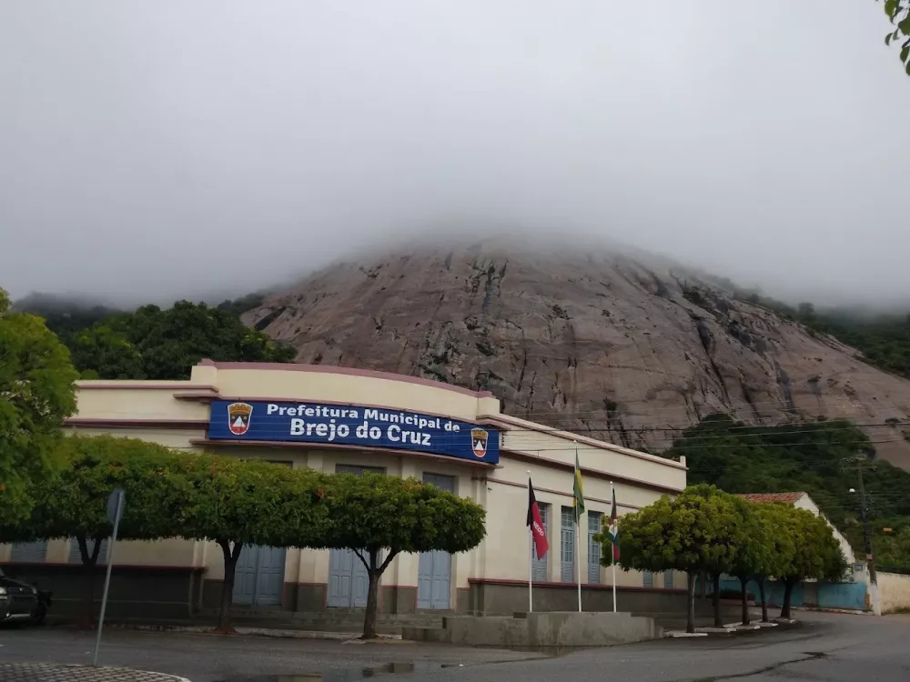 Prefeitura de Brejo do Cruz abre concurso público com 148 vagas e salários de até R$ 4,3 mil