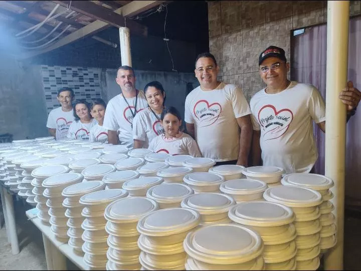 Projeto Ivanilda Solidária realiza 5ª ação solidária com distribuição de quase 400 quentinhas em Patos