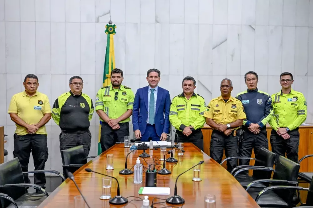 Hugo Motta reforça apoio à PEC 37/22 em reunião com agentes de trânsito