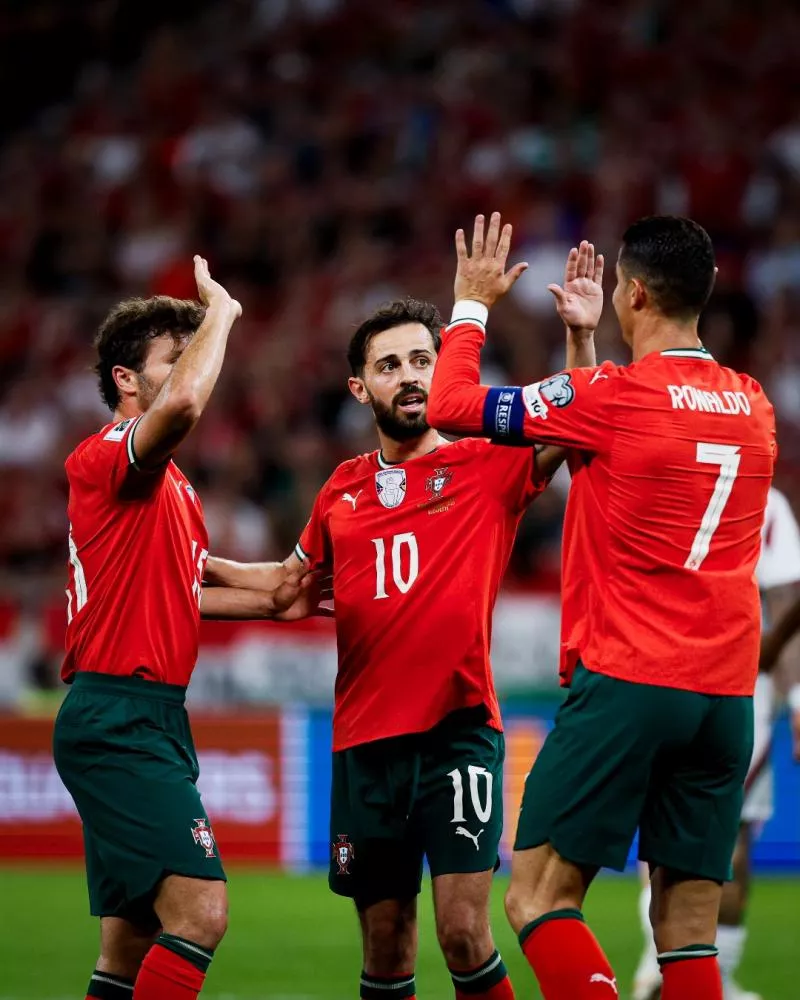 CR7 marca, bate novo recorde, Portugal vira sobre a Hungria e segue 100% nas eliminatórias