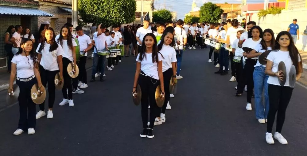 Fanfarra de Santa Terezinha participa de Solenidade Cívica em Igaracy