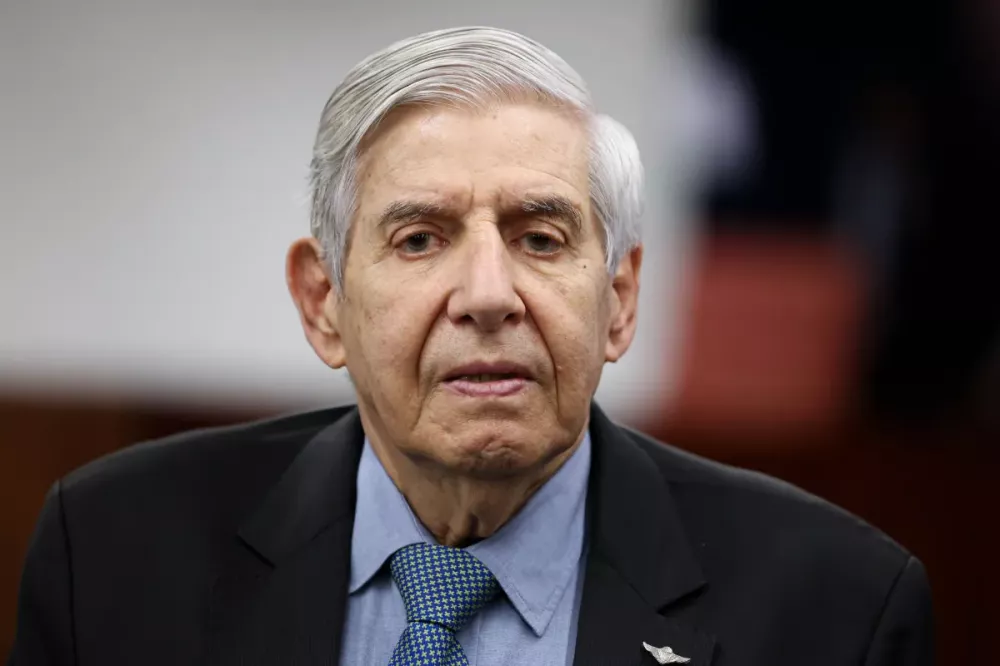 General Augusto Heleno é condenado a 21 anos de prisão por plano de golpe