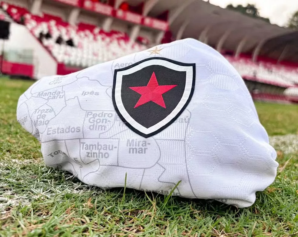 Duelo de Botafogos? Entenda impasse no processo de registro de escudo do homônimo paraibano