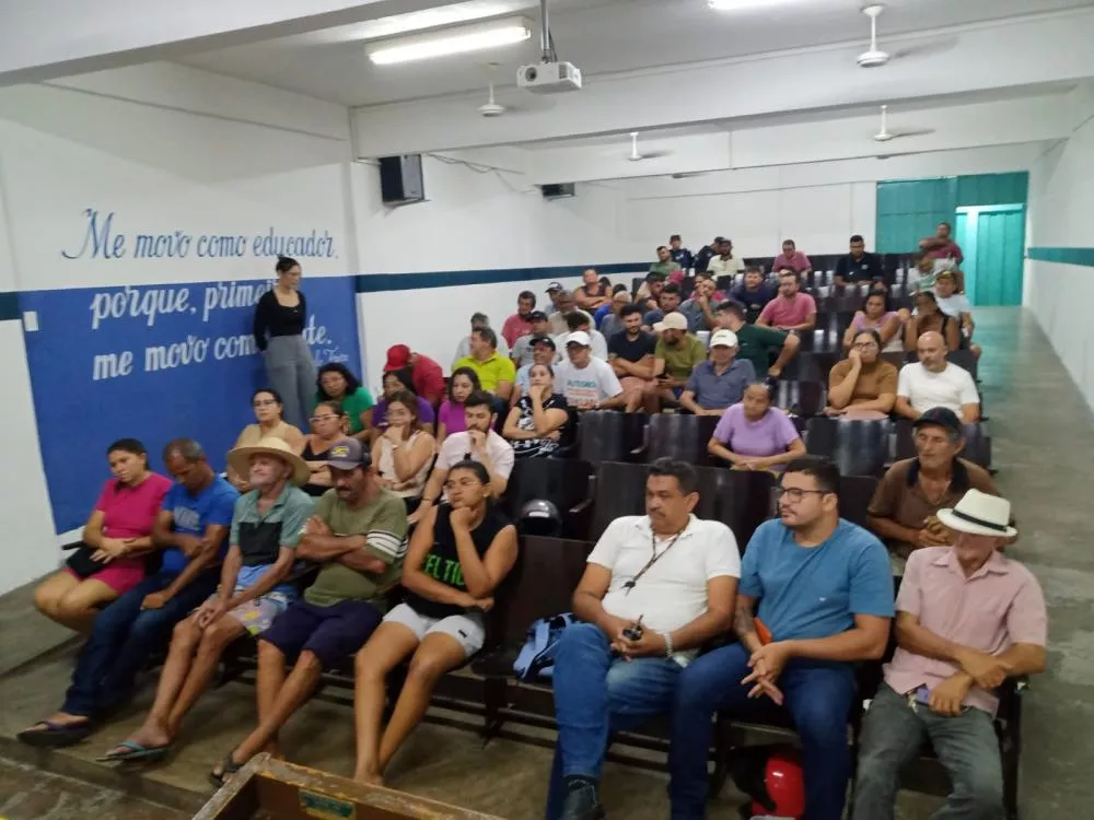 Feirante comenta retirada de barracas da Feira Livre e afirma que o Mercado da Carne não comporta todos os comerciantes