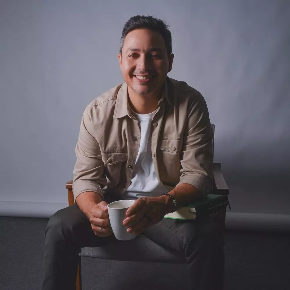 Psicanalista Cláudio de Sousa fala sobre resistências na terapia e o papel da sublimação no enfrentamento da angústia