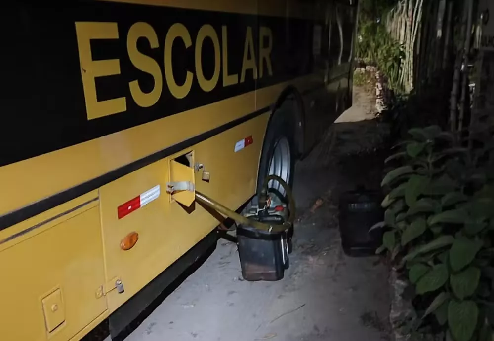 Cinco homens são presos suspeitos de um esquema para roubar e vender óleo diesel de ônibus escolares na Paraíba