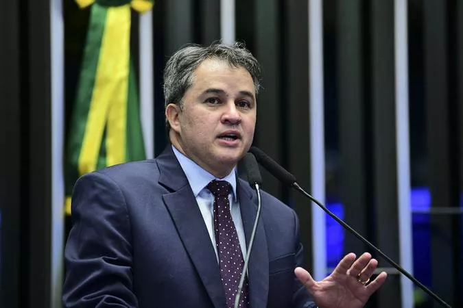 Efraim Filho critica PEC da Blindagem, mas declara apoio ao PL da Anistia