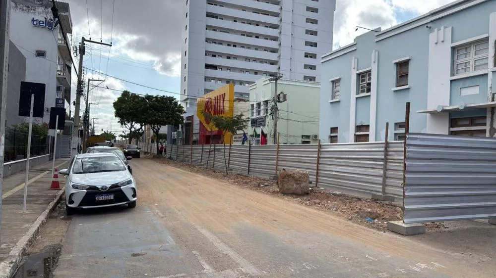STTRANS interdita trecho da Rua Pedro Firmino para obras de revitalização