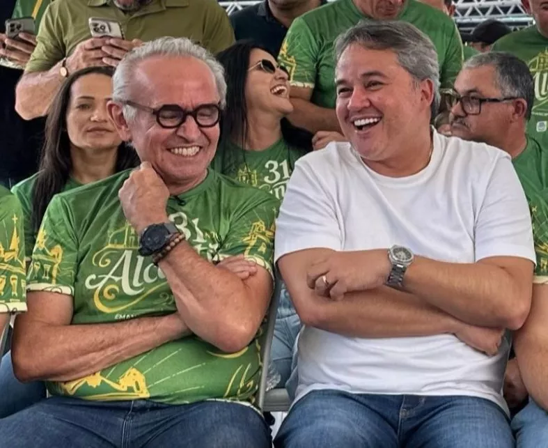 Efraim Filho sinaliza acolhimento a Cícero Lucena na oposição, mas descarta aliança para 2026