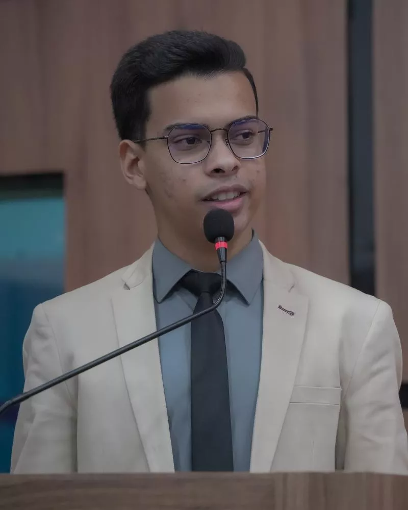 Vereador Jonatas Kaiky elogia gestão pela realocação dos comerciantes da feira livre de Patos