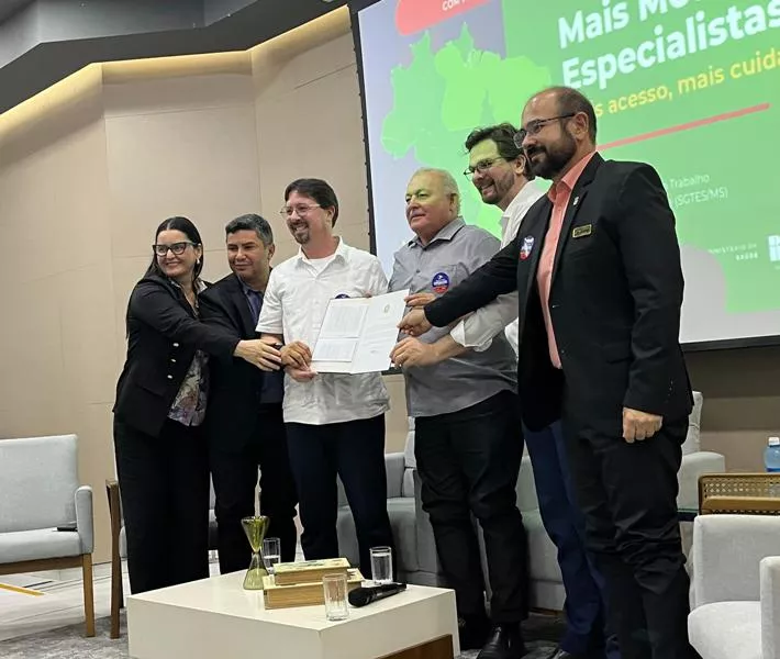 “Agora Tem Especialistas” é lançado em Patos que já recebe profissionais médicos do Programa