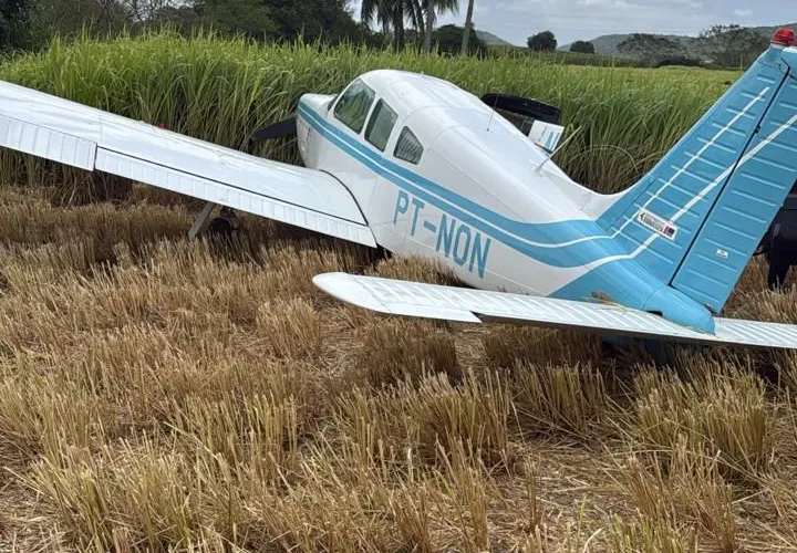 Avião com prefeito Cícero Lucena faz pouso de emergência na Paraíba após pane técnica; ninguém ficou ferido