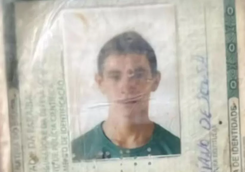 Jovem é encontrado morto em estado de decomposição dentro de casa em Diamante