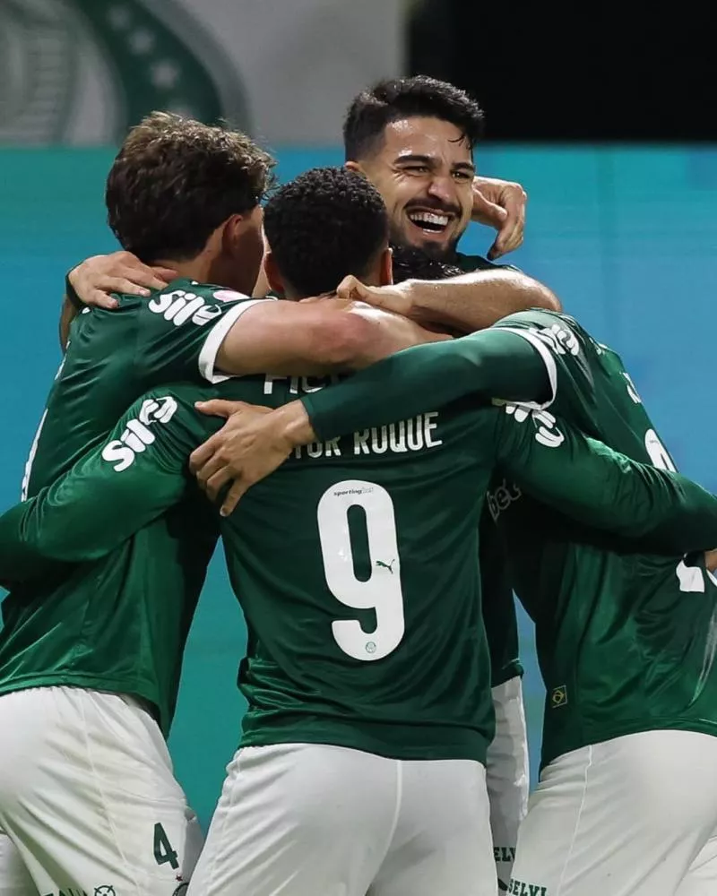 Dupla 'Flaco-Roque' volta a brilhar, Palmeiras atropela o Vasco e sobe para vice-liderança do Brasileirão