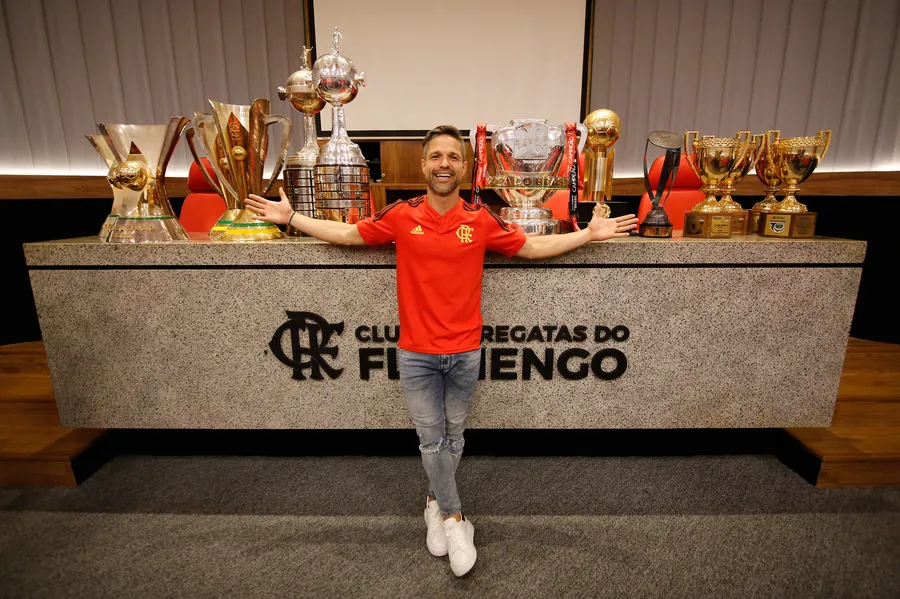 Ídolo do Flamengo, Diego Ribas estará em Uiraúna para lançamento de projeto social