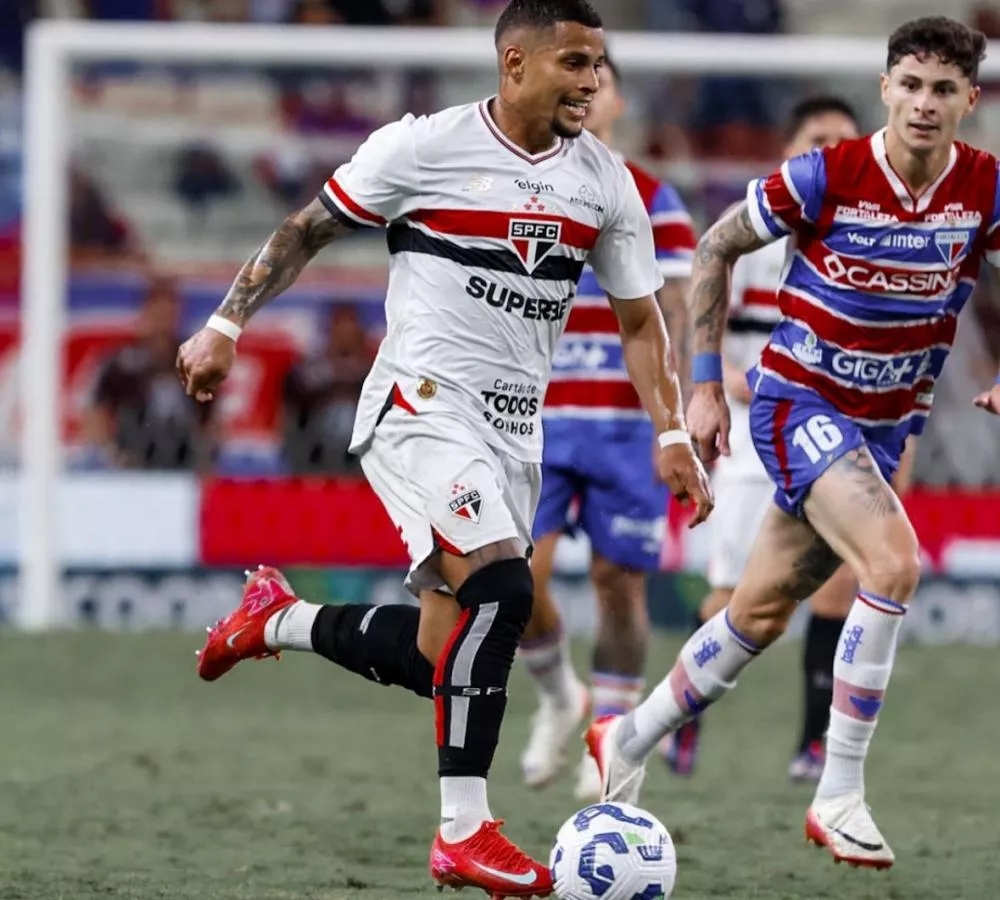 São Paulo suporta pressão após expulsão, vence o Fortaleza com fim de 'jejum' de Luciano e põe fim à sequência de derrotas