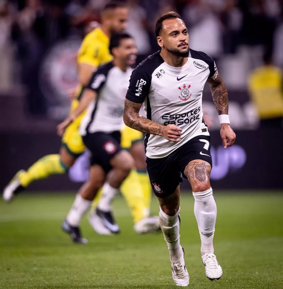 Corinthians vence Mirassol na volta de Memphis Depay, encerra jejum e se distancia da zona de rebaixamento do Brasileirão