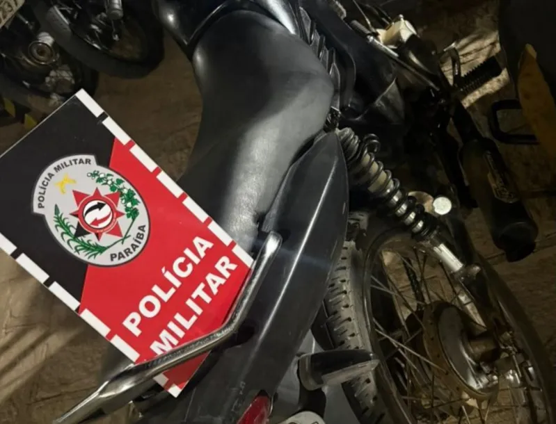 Polícia Militar localiza motocicleta com sinais de adulteração na cidade de Teixeira